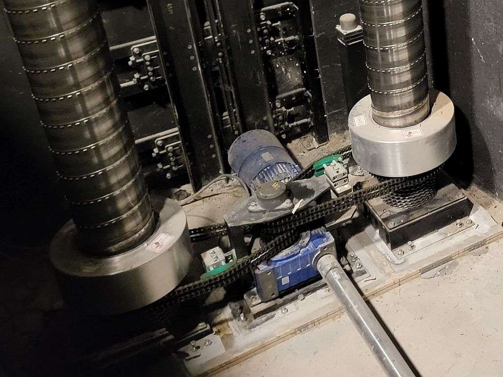 Revolving Stage and Orchestra Pit Lowering System 3D Design, Production and Installation 10