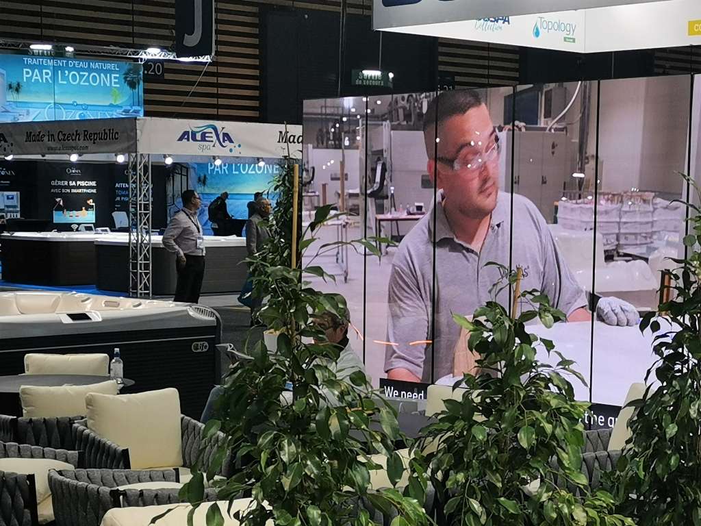 LED poster displays in Lyon at Piscine Global Europe