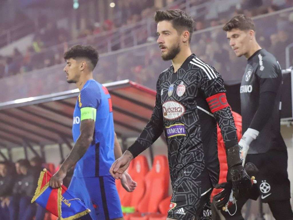 SEPSI OSK Stadion / Fűthető sportülésekkel ellátott cserepad tervezés és kivitelezés, nézőtéri szék telepítés