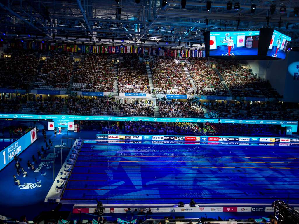 Duna Arena - Installation of an outdoor LED scoreboard system with a CUBE layout