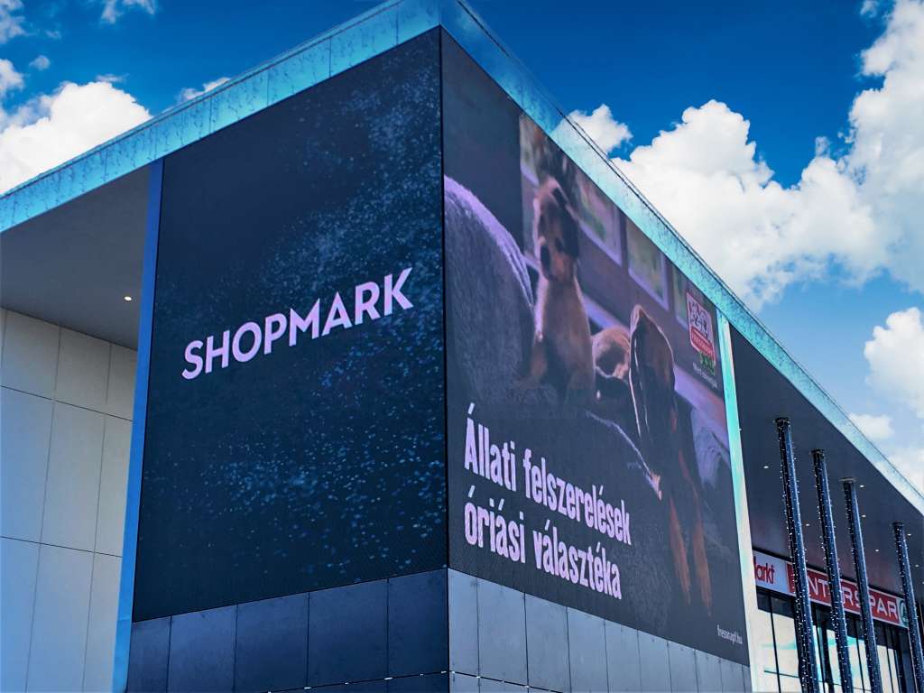 Installation of an Outdoor Corner LED Video Wall