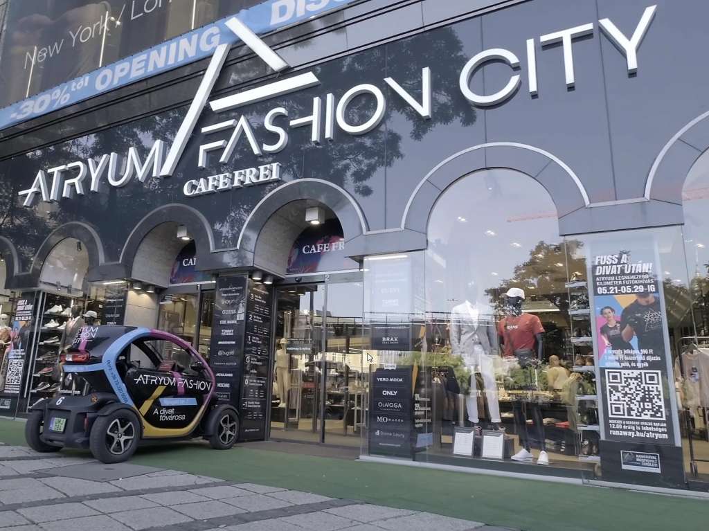 LED poster displays for ATRYUM FASHION CITY, Nyugati Square