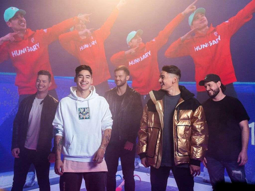 Diaz x Fura Csé x Szakács Gergő - Fiecare medalie are două fețe / colț cu LED-uri